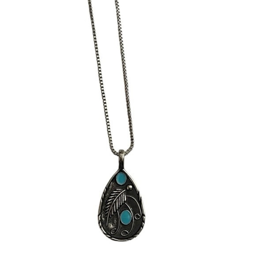 🫶🏻 Silver Tone & Turquoise Enamel Necklace